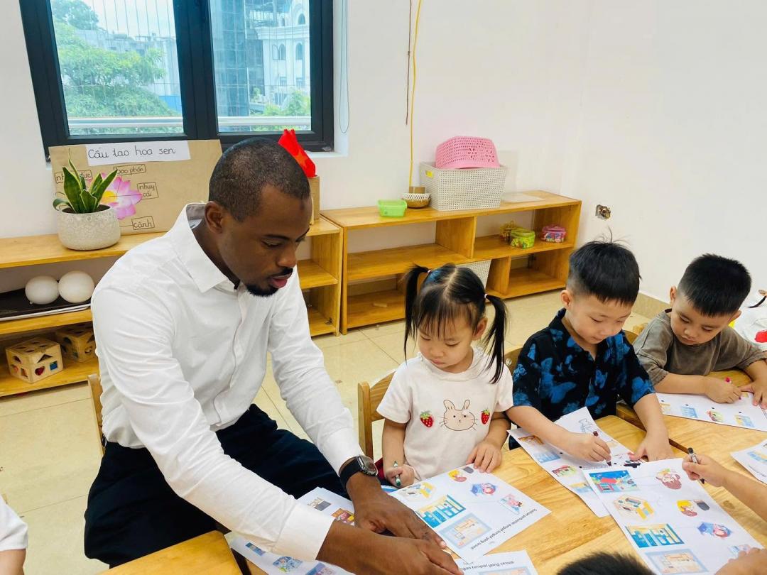 Học tiếng anh cùng giáo viên nước ngoài - ABC Kids